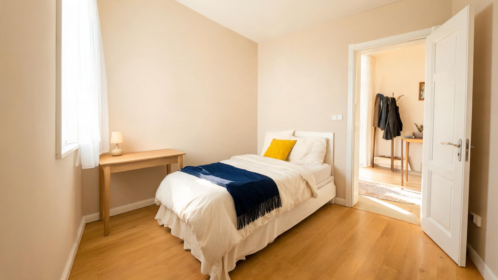 Lichte gemeubileerde kamer in een Nederlandse woning, ter illustratie van hospitaverhuur